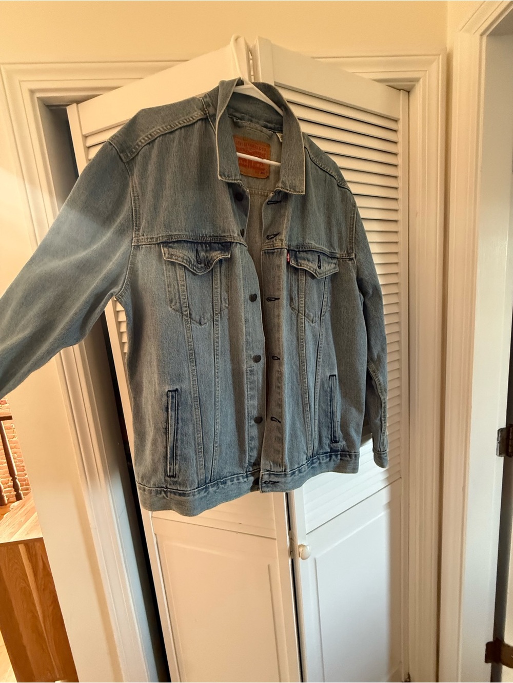 Levi's Light Wash Denim Jacket in Blue